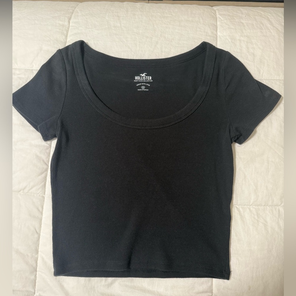 Hollister Classic scoop neck Black Crop Top